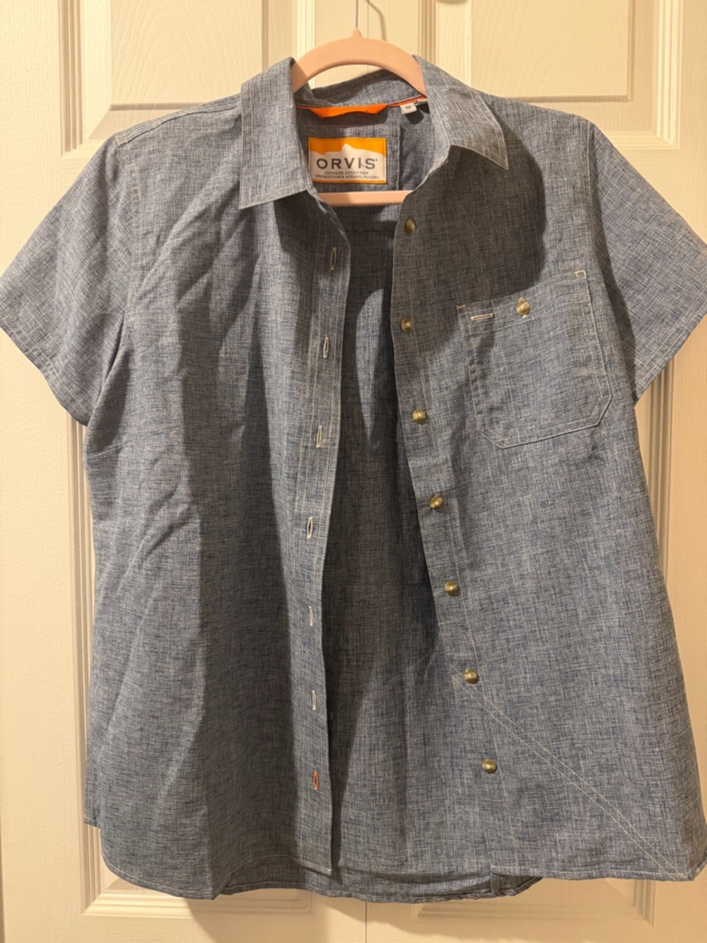 Orvis Women’s Short Sleeve Button-Down Shirt in Chambray Blue Size M